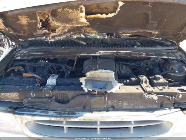 Ford Econoline E350 Cutaway Van Image 4