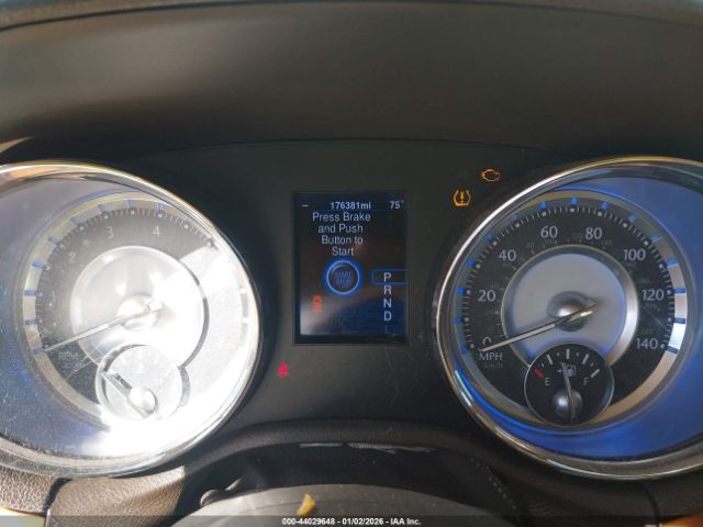 Chrysler 300c Awd Image 15