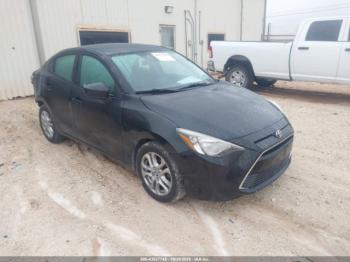  Salvage Toyota Yaris