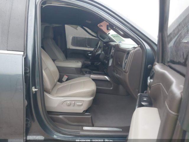 Chevrolet Silverado 2500 4wd  Standard Bed Ltz Image 6