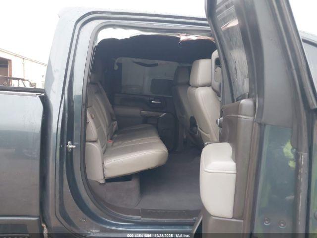 Chevrolet Silverado 2500 4wd  Standard Bed Ltz Image 17