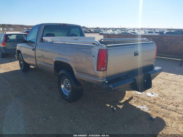 Chevrolet C2500 Image 11