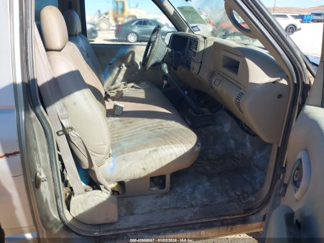 Chevrolet C2500 Image 5