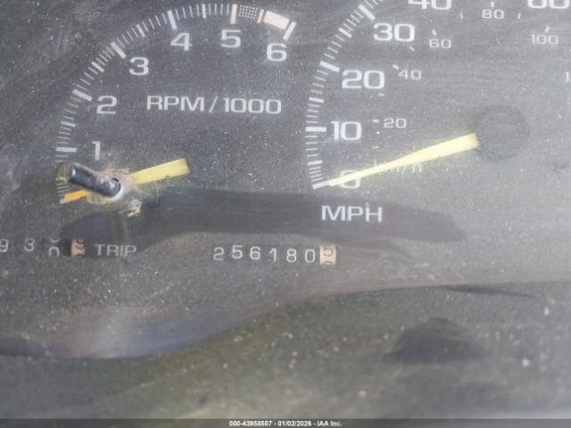 Chevrolet C2500 Image 7