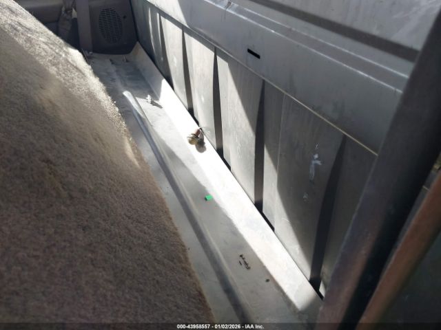 Chevrolet C2500 Image 8