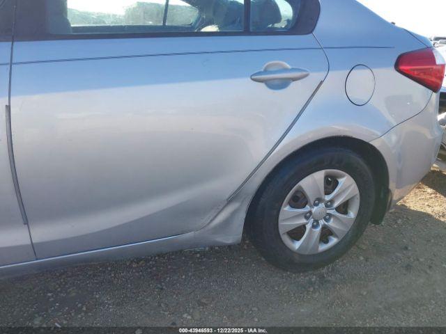 Kia Forte Lx Image 8