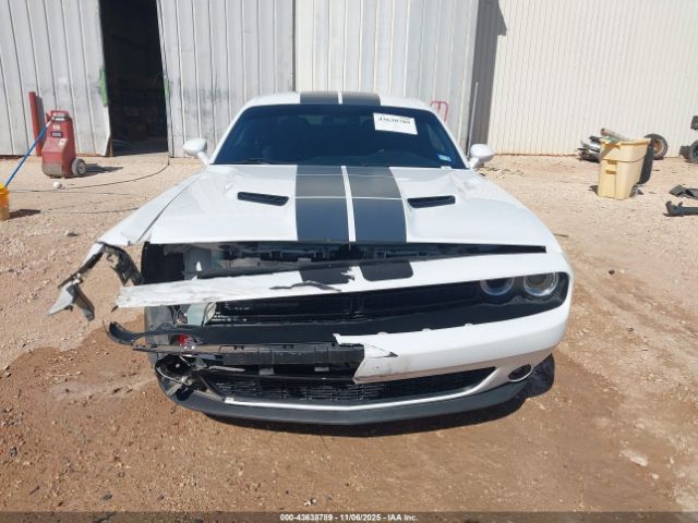 Dodge Challenger Sxt Image 8