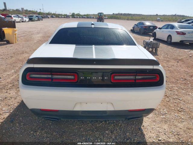 Dodge Challenger Sxt Image 15