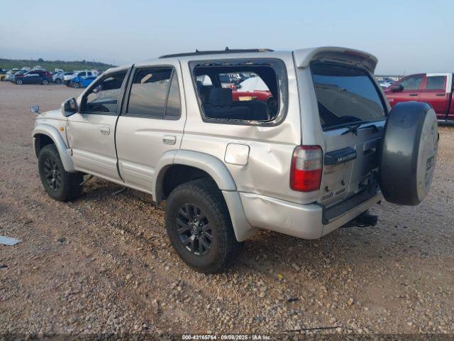 Toyota 4Runner Image 17