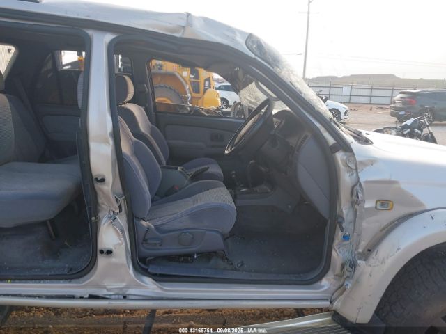 Toyota 4Runner Image 14