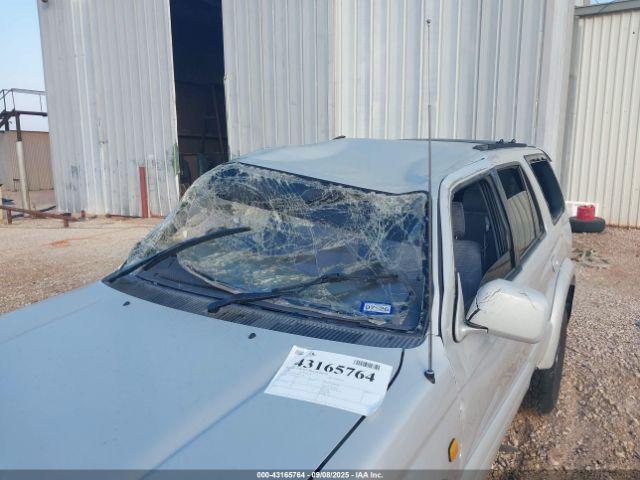 Toyota 4Runner Image 5