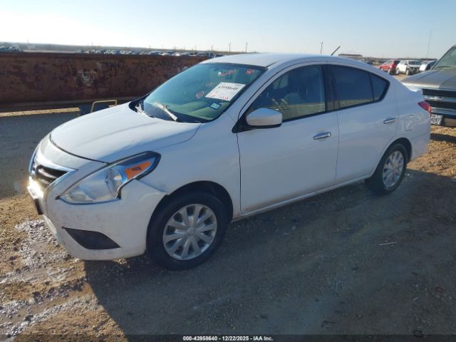 Nissan Versa Image 2
