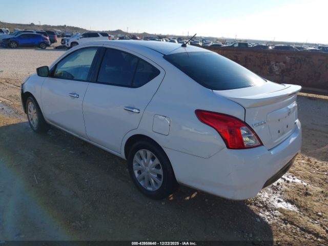Nissan Versa Image 11