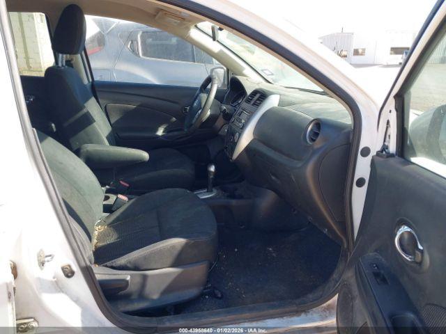 Nissan Versa Image 7