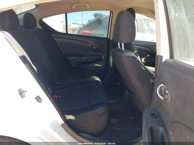 Nissan Versa Image 10