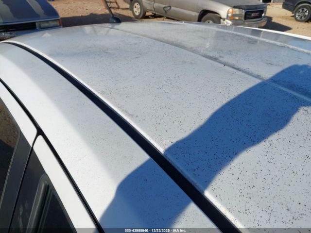 Nissan Versa Image 8