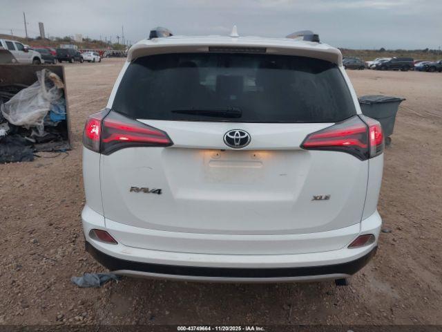 Toyota RAV4 Xle Image 11