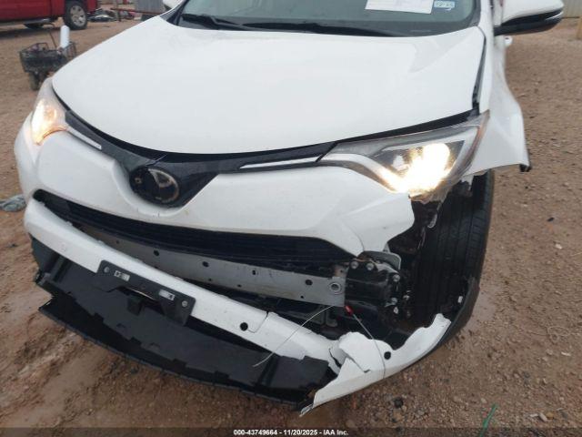 Toyota RAV4 Xle Image 10