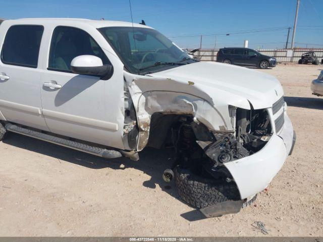 Chevrolet Avalanche 1500 Lt2 Image 12