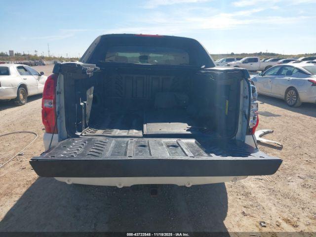 Chevrolet Avalanche 1500 Lt2 Image 17