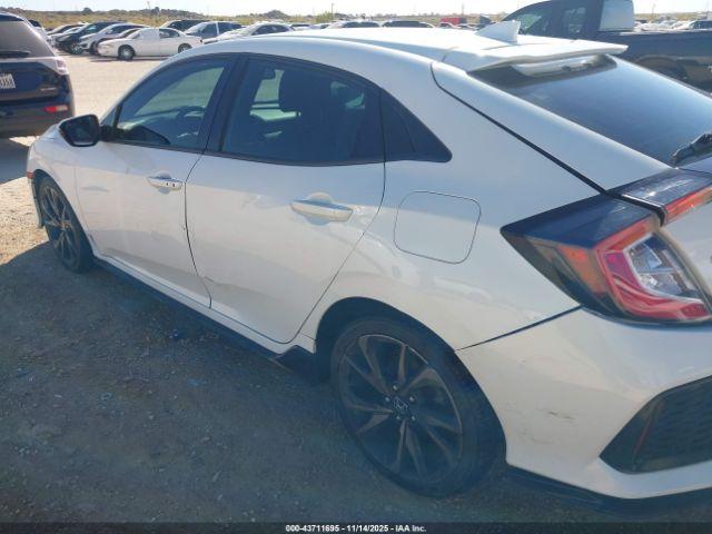 Honda Civic Sport Touring Image 13
